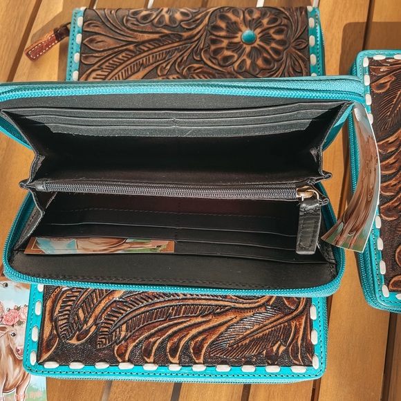 Tooled Leather Faux Turquoise Western Fashion Wallet - Picture 5 of 7